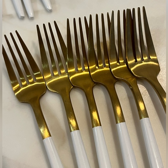 Modern Flatware 27 pieces Gold & White Utensils Stainless Steel Matte White - Picture 2 of 9